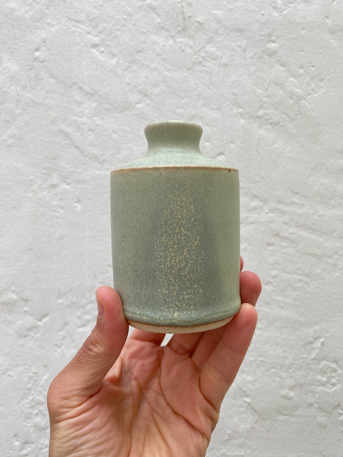stoneware bud vase - pistachio