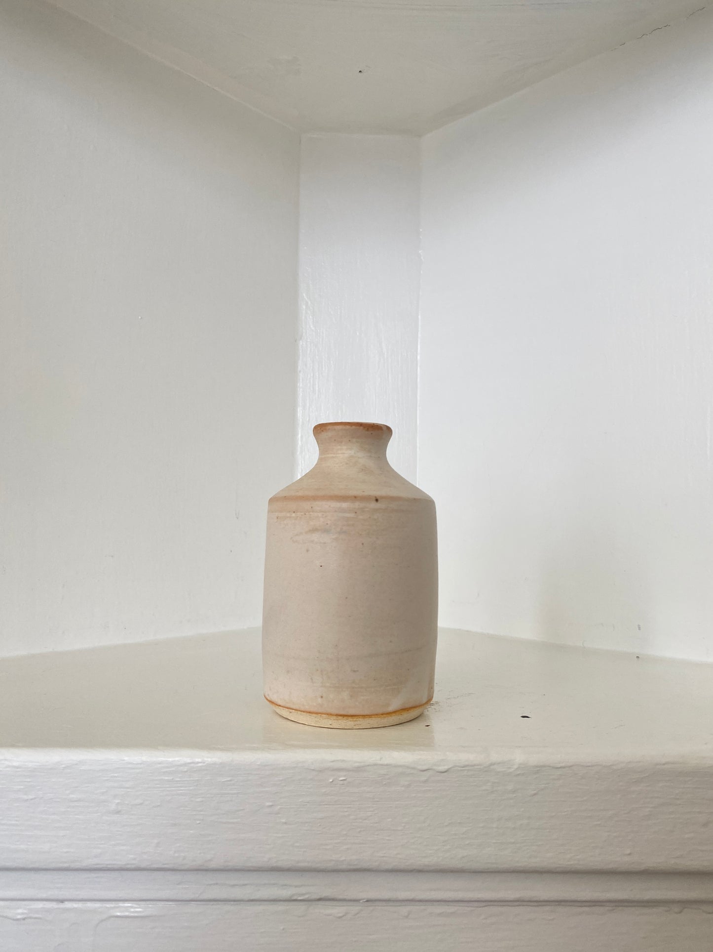 stoneware bud vase - toasted marshmallow