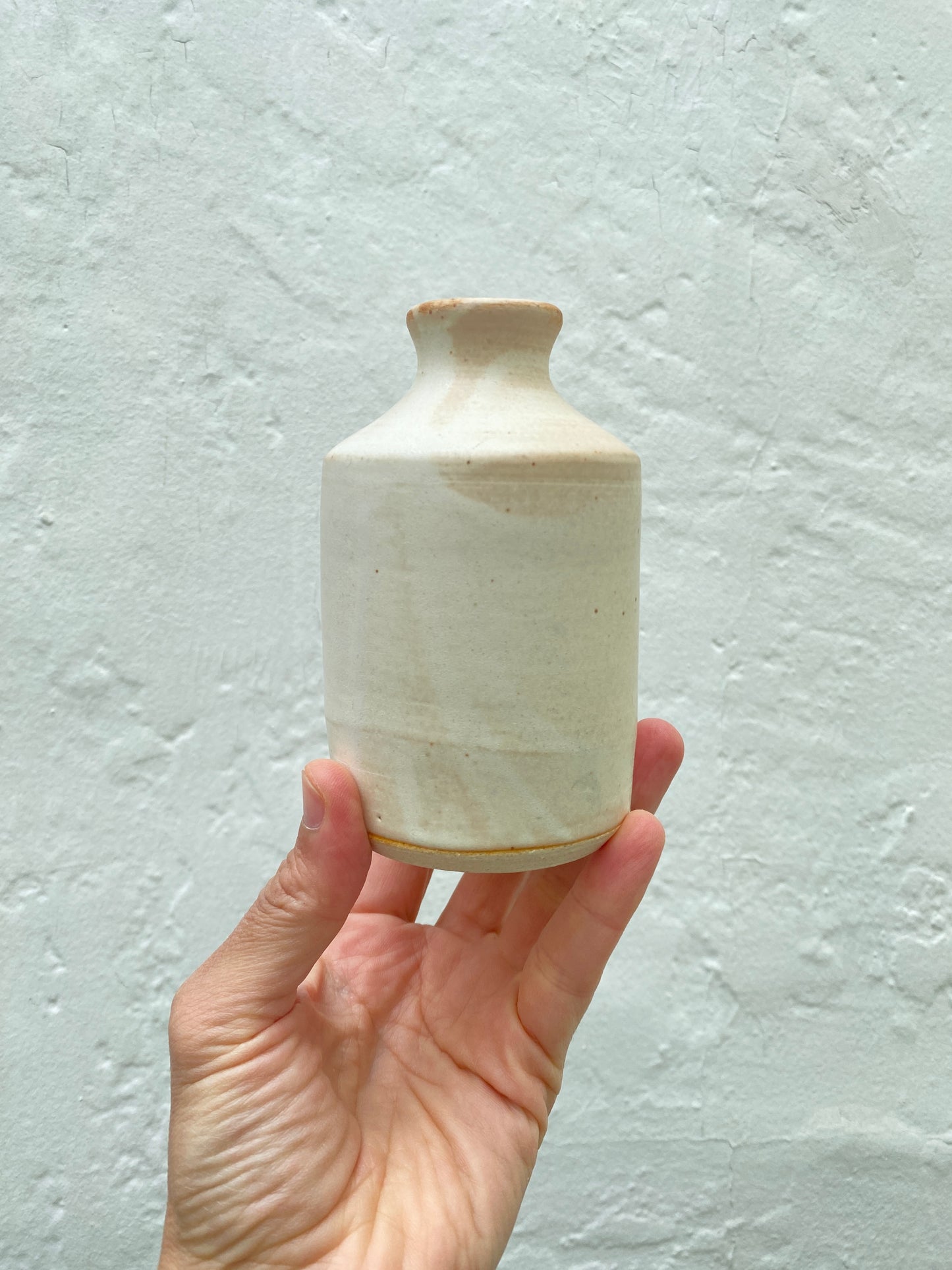 stoneware bud vase - toasted marshmallow