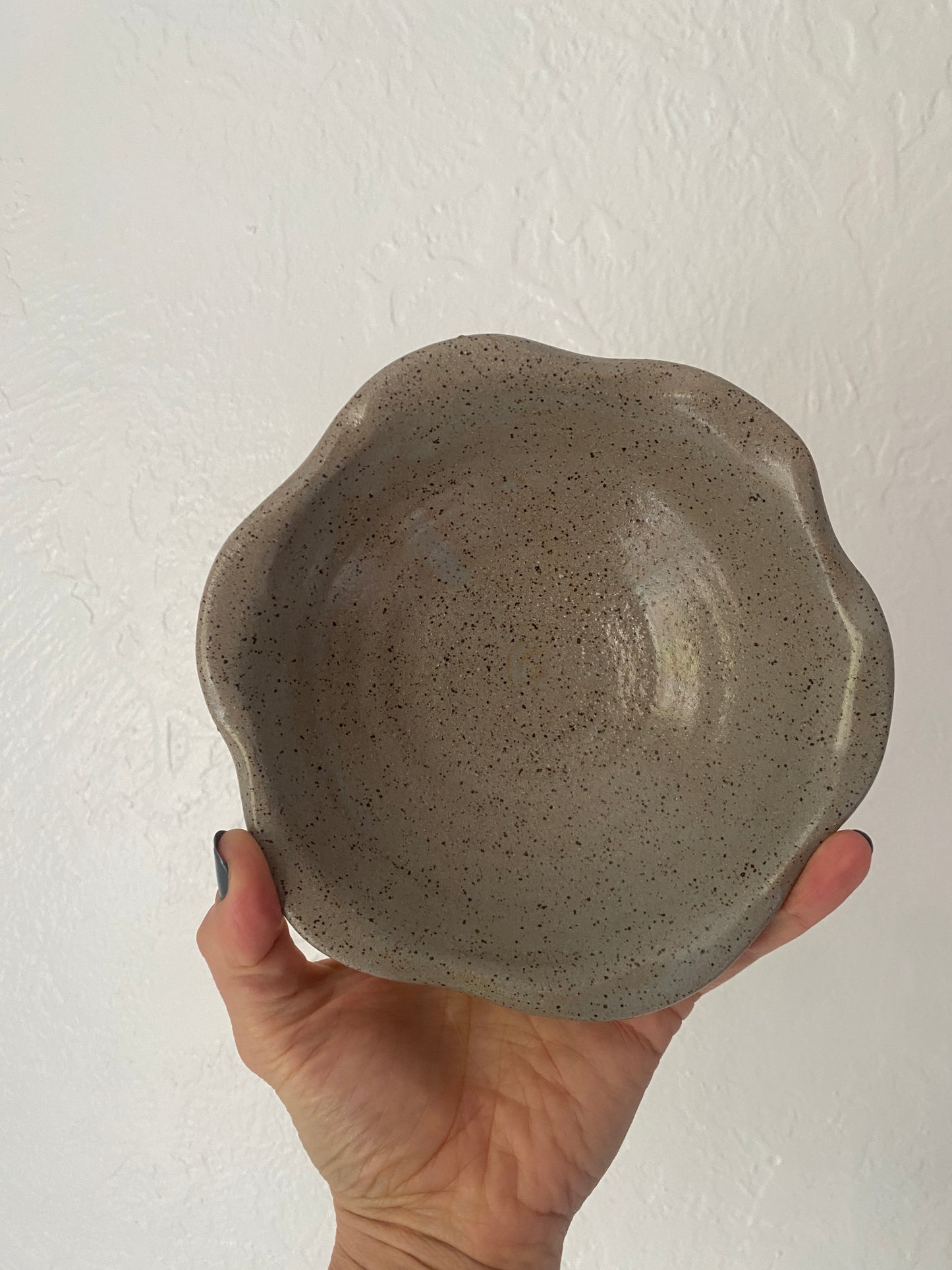 scalloped bowl - fog gray