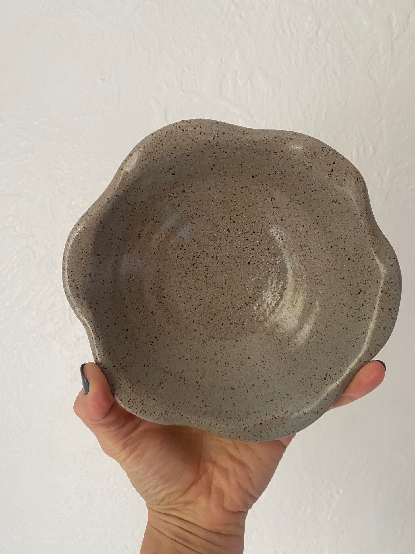 scalloped bowl - fog gray